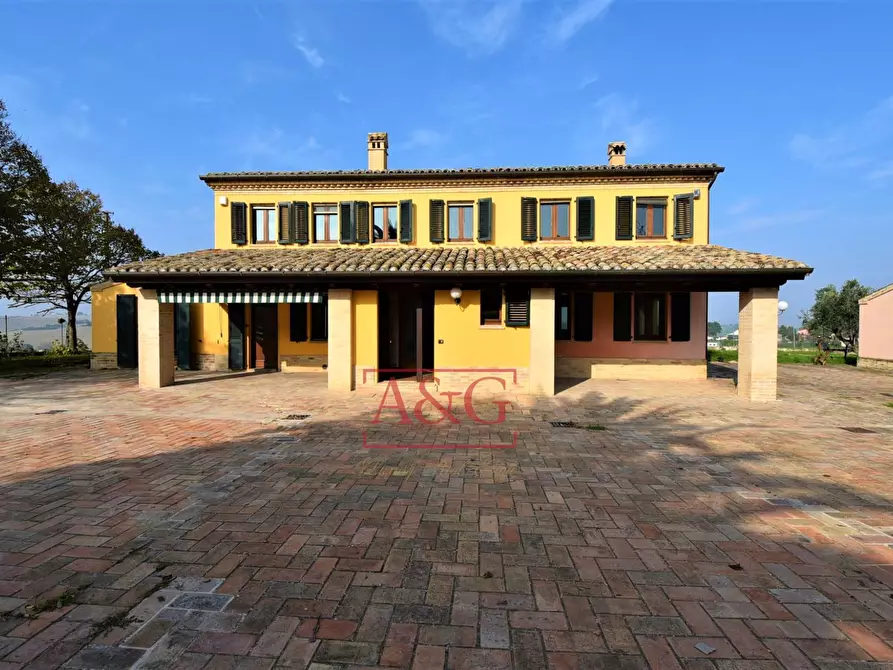 Immagine 3 di Villa in vendita  in Contrada Castelnuovo a Recanati