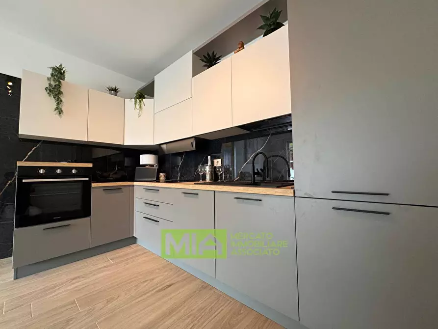 Immagine 18 di Appartamento in vendita  in Viale dei Pini a Altidona