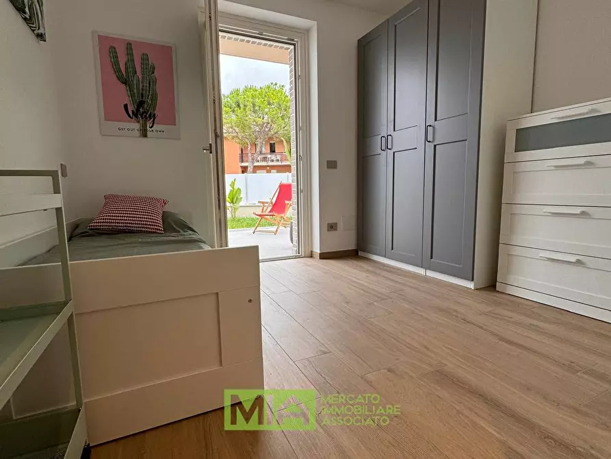 Immagine 25 di Appartamento in vendita  in Viale dei Pini a Altidona