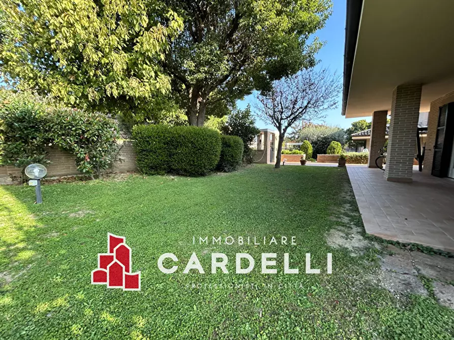 Immagine 9 di Villa in vendita  in Via Doria a Civitanova Marche