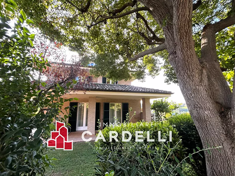 Immagine 1 di Villa in vendita  in Via Doria a Civitanova Marche