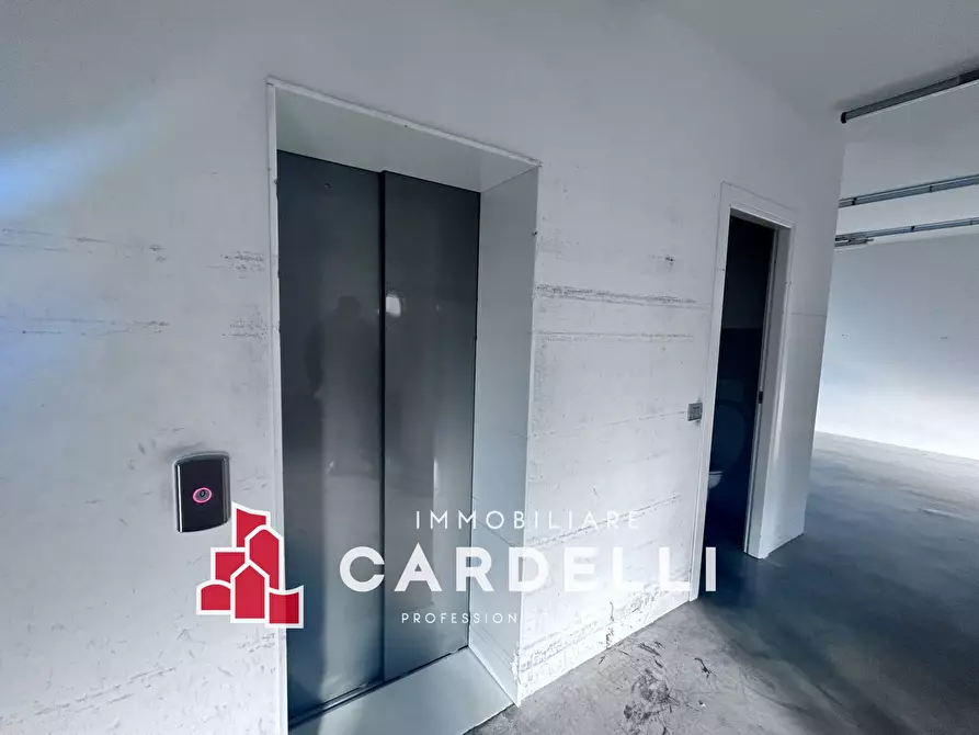 Immagine 16 di Ufficio in vendita  in Via Antonicelli a Sant'elpidio A Mare