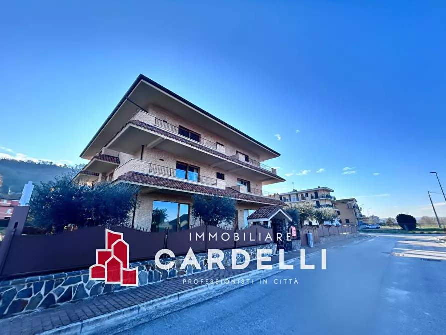 Immagine 2 di Ufficio in vendita  in Via Antonicelli a Sant'elpidio A Mare