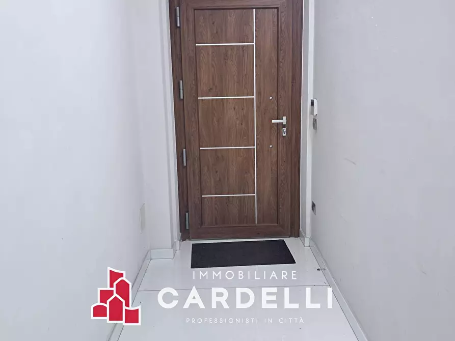 Immagine 11 di Ufficio in vendita  in Via Antonicelli a Sant'elpidio A Mare