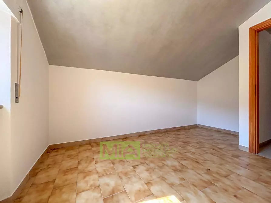 Immagine 20 di Attico in vendita  in Via Mantegna a Comunanza