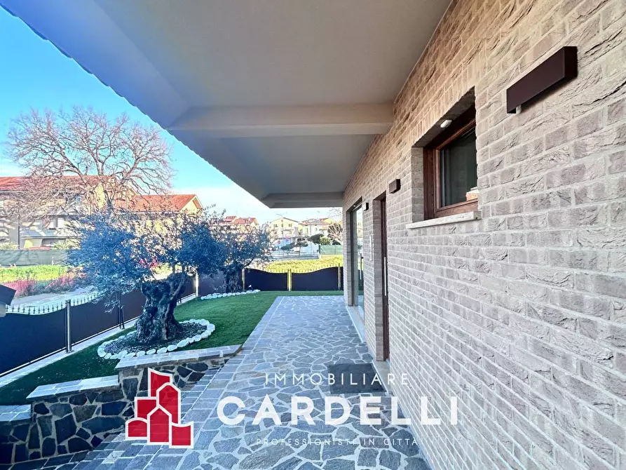 Immagine 4 di Villa in vendita  in Via Antonicelli a Sant'elpidio A Mare
