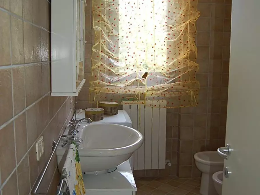 Immagine 11 di Appartamento in vendita  in VIA ALCIDE DE GASPERI a Sarnano