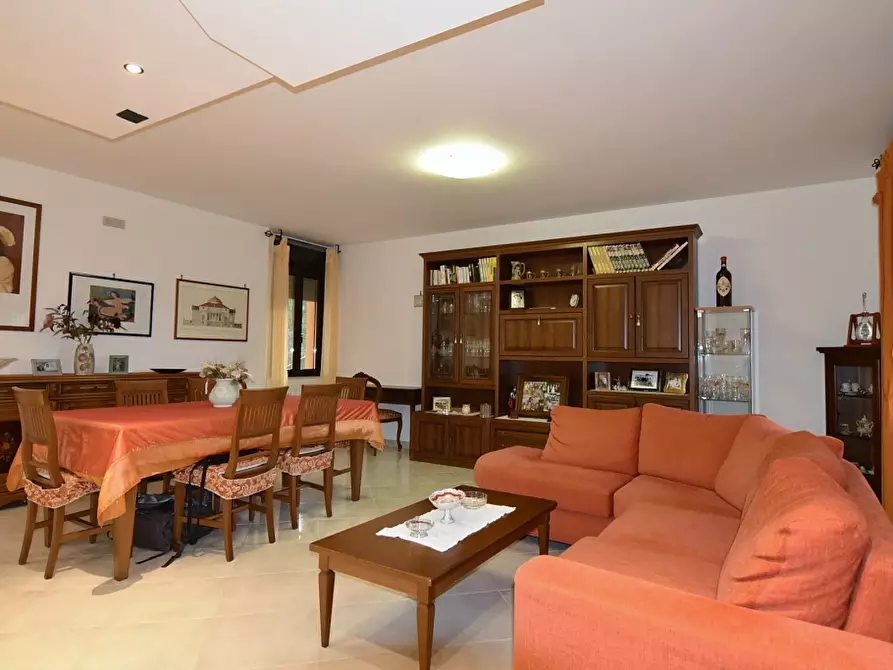 Immagine 1 di Appartamento in vendita  a Sarnano