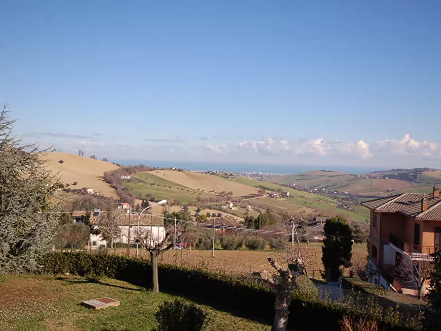 Immagine 29 di Villa in vendita  in CONTRADA BORE DI TENNA a Fermo