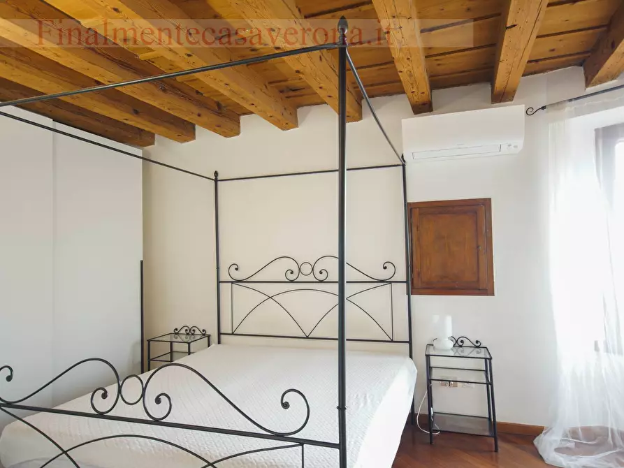 Immagine 21 di Appartamento in affitto  in Vicolo Dietro Santi Apostoli a Verona