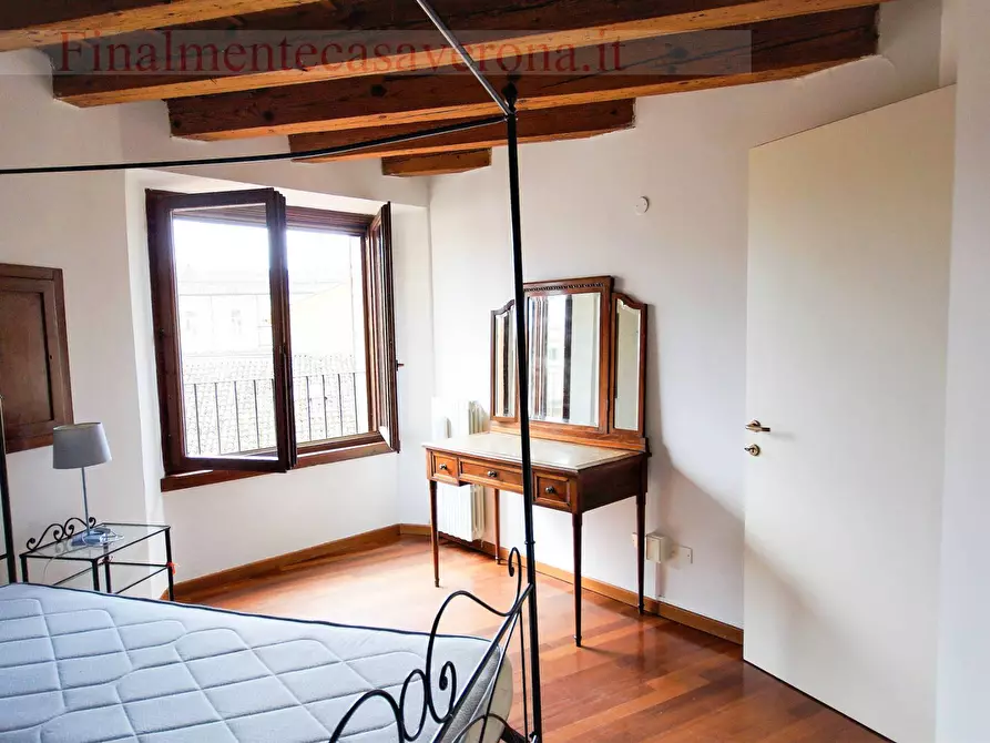 Immagine 24 di Appartamento in affitto  in Vicolo Dietro Santi Apostoli a Verona