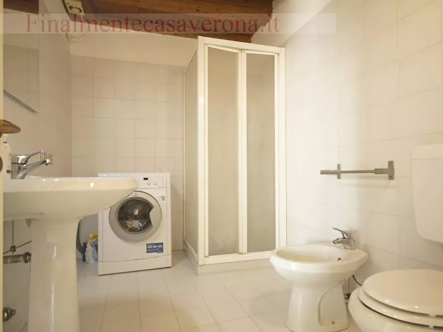 Immagine 28 di Appartamento in affitto  in Vicolo Dietro Santi Apostoli a Verona