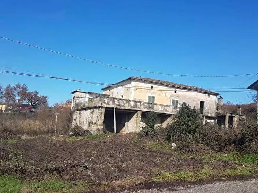 Immagine 1 di Villa in vendita  a Cassino