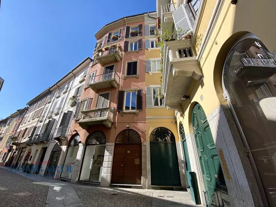 Immagine 1 di Negozio in affitto  in Via Madonnina a Milano