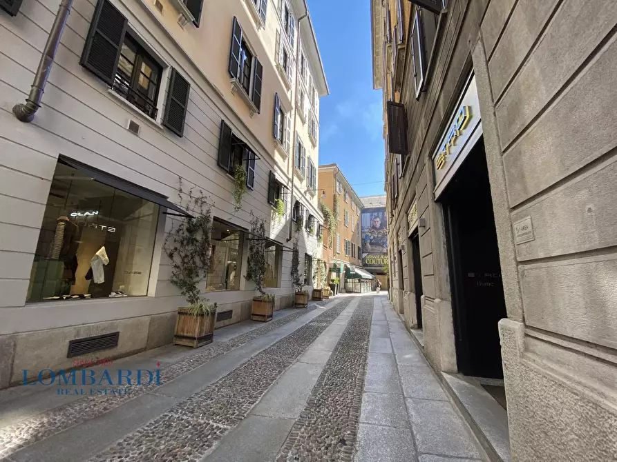 Immagine 3 di Negozio in affitto  in Via Madonnina a Milano