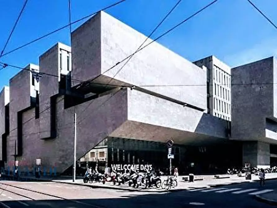 Immagine 1 di Negozio in affitto  in Viale Bligny a Milano