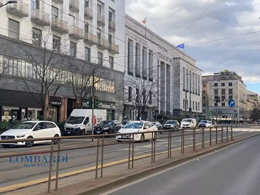 Immagine 7 di Negozio in vendita  in Corso Di Porta Vittoria a Milano