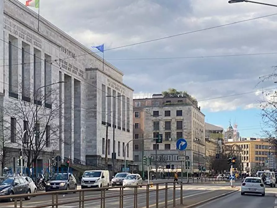 Immagine 1 di Negozio in vendita  in Corso Di Porta Vittoria a Milano