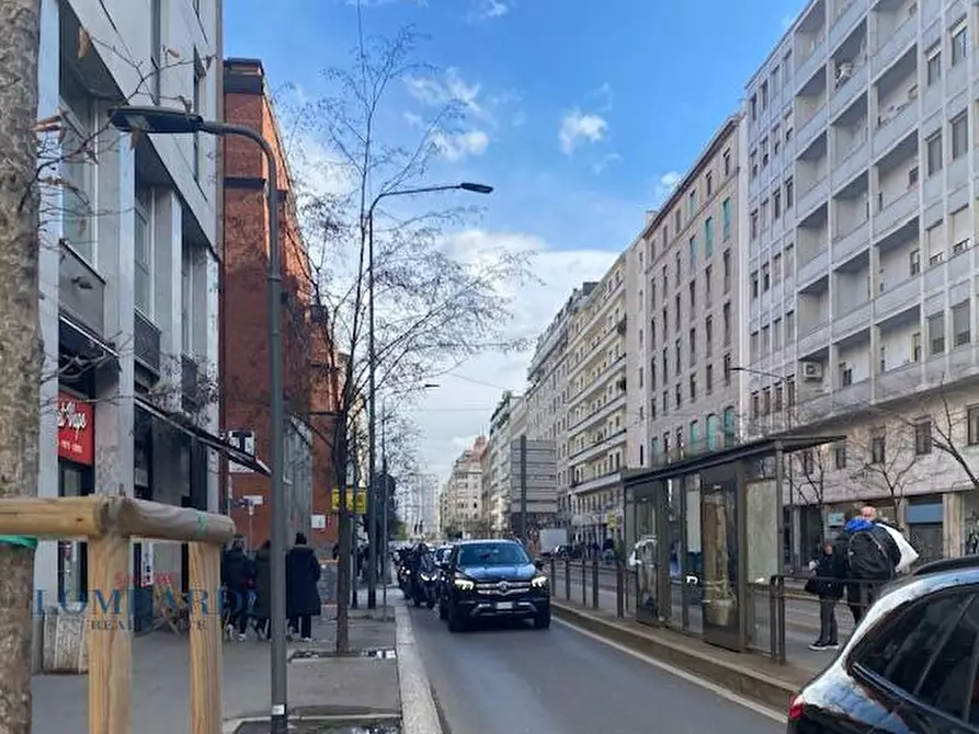 Immagine 2 di Negozio in vendita  in Corso Di Porta Vittoria a Milano