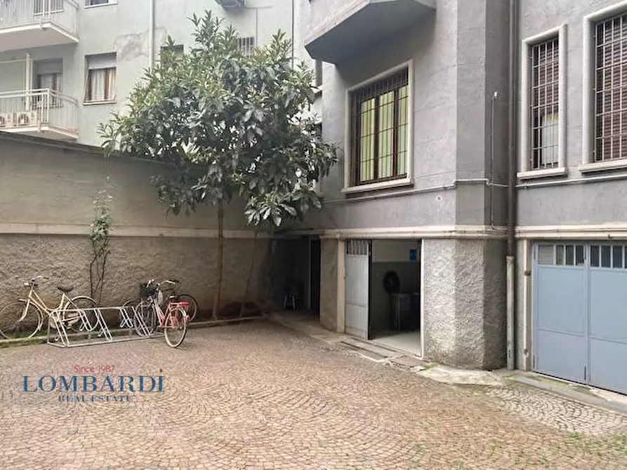 Immagine 27 di Appartamento in affitto  in Viale Regina Giovanna a Milano