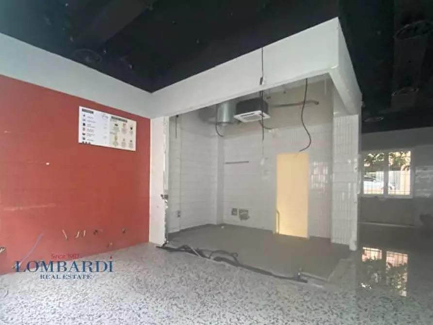 Immagine 4 di Negozio in affitto  in Viale Bligny a Milano