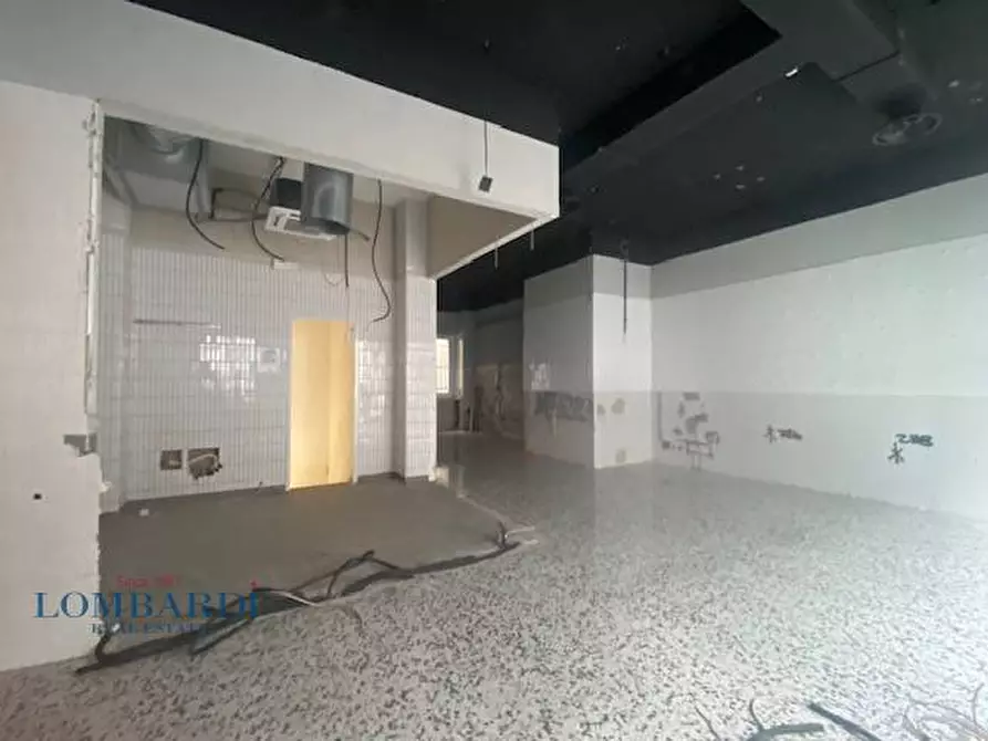 Immagine 7 di Negozio in affitto  in Viale Bligny a Milano