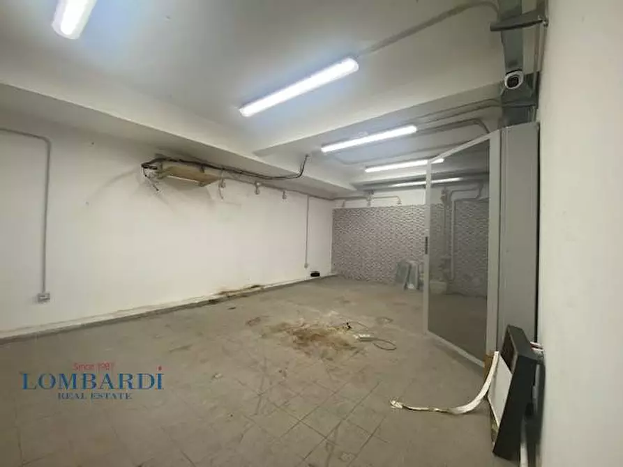 Immagine 13 di Negozio in affitto  in Viale Bligny a Milano