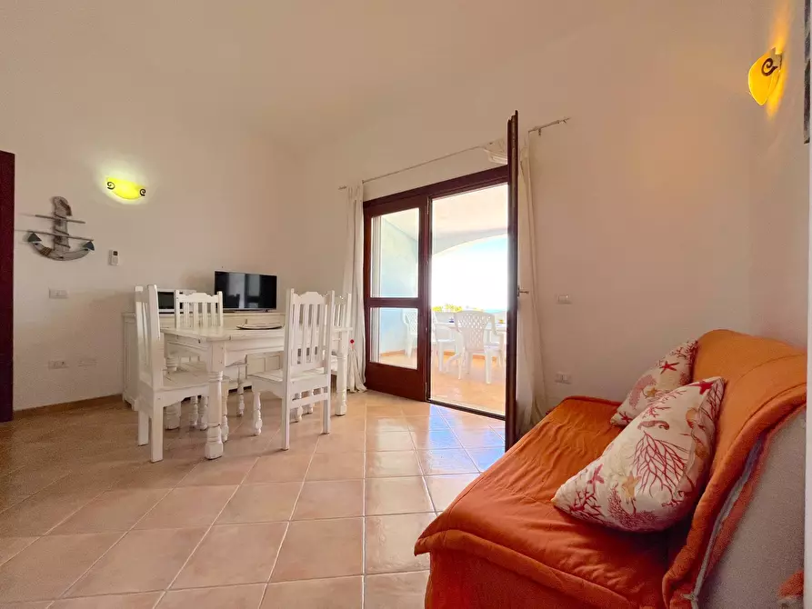 Immagine 9 di Appartamento in vendita  a Trinità D'agultu E Vignola