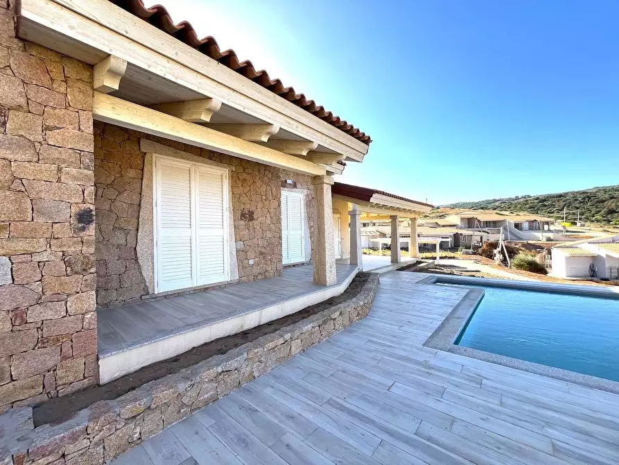 Immagine 9 di Villa in vendita  a Trinità D'agultu E Vignola