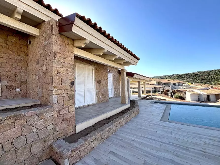 Immagine 8 di Villa in vendita  a Trinità D'agultu E Vignola