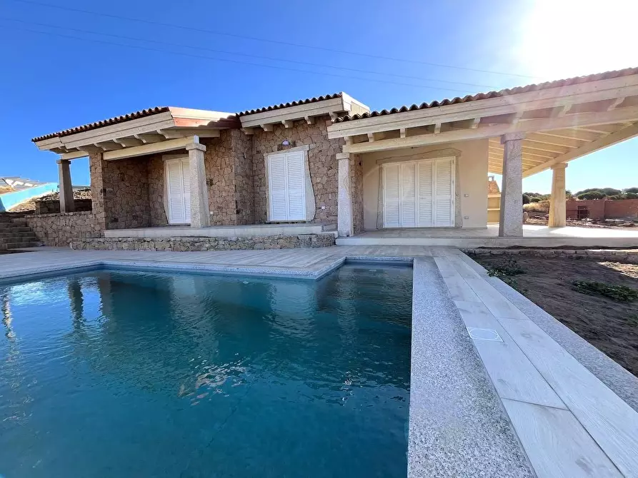 Immagine 11 di Villa in vendita  a Trinità D'agultu E Vignola