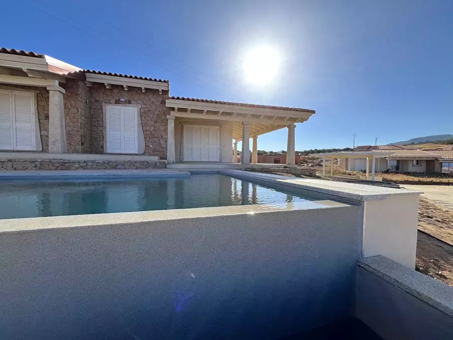 Immagine 13 di Villa in vendita  a Trinità D'agultu E Vignola