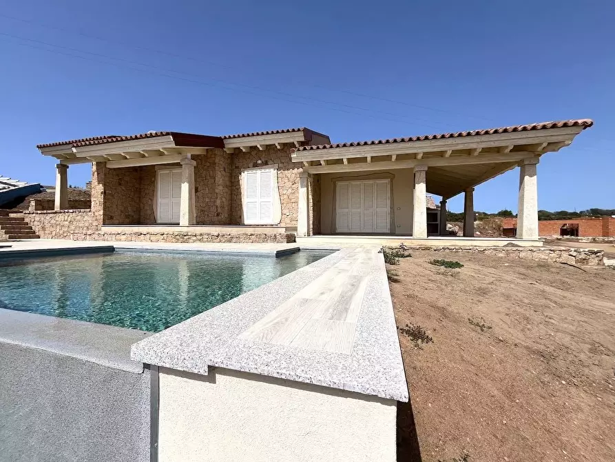 Immagine 17 di Villa in vendita  a Trinità D'agultu E Vignola