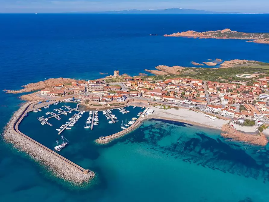 Immagine 25 di Appartamento in vendita  a Trinità D'agultu E Vignola