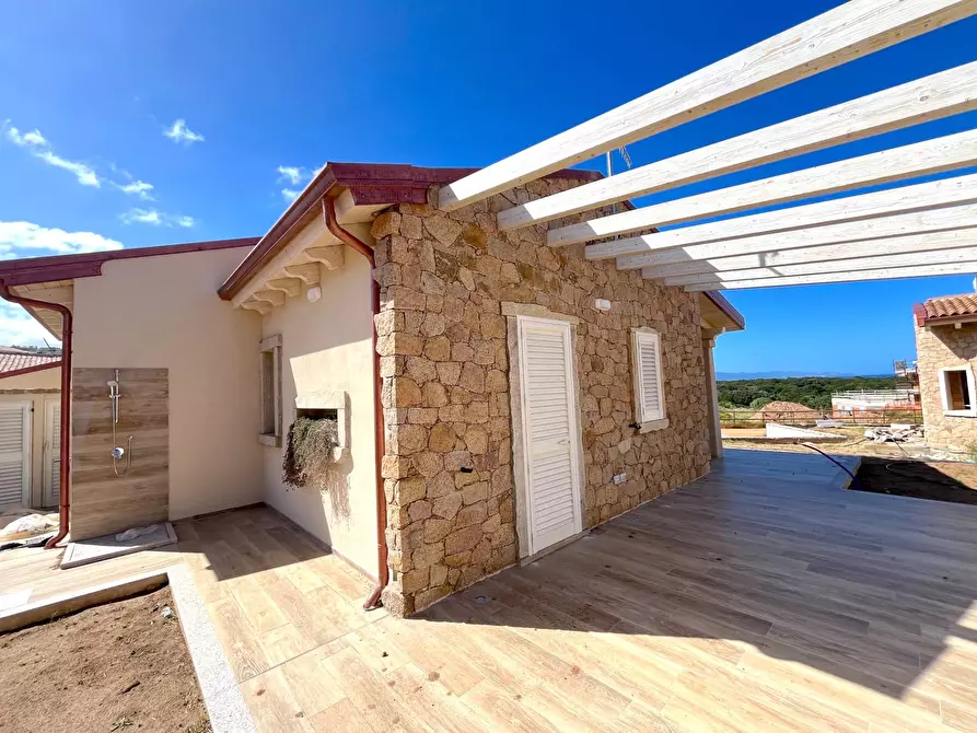 Immagine 11 di Villa in vendita  a Trinità D'agultu E Vignola