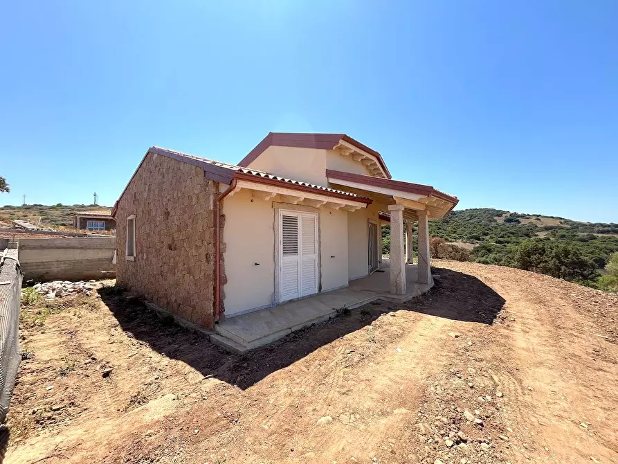 Immagine 12 di Villa in vendita  a Trinità D'agultu E Vignola