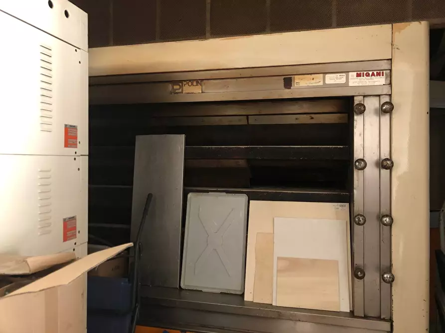 Immagine 12 di Laboratorio in vendita  in via Giacomo Leopardi a Montemarciano