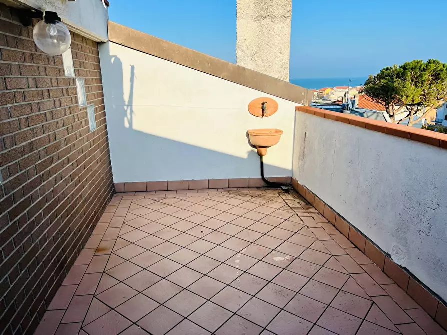 Immagine 12 di Appartamento in vendita  in via delle gardenie a Montemarciano