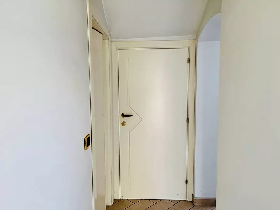 Immagine 10 di Appartamento in vendita  in via delle gardenie a Montemarciano