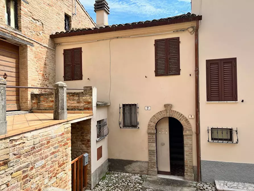 Immagine 1 di Casa indipendente in vendita  in via biondi a Montalto Delle Marche