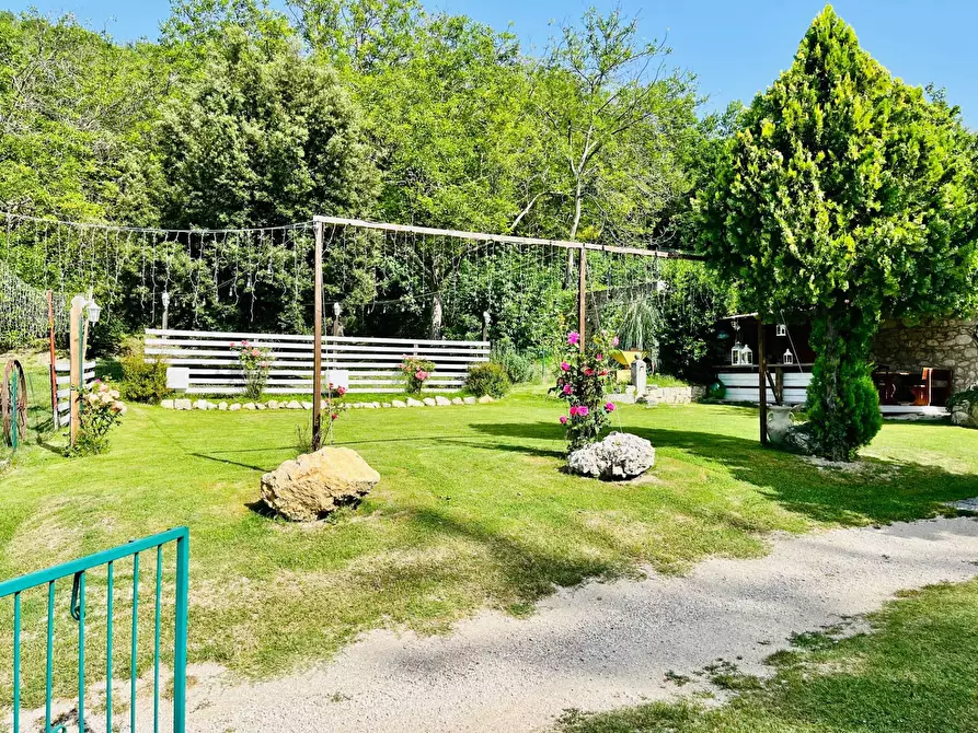 Immagine 4 di Agriturismo in vendita  in Contrada Lago Castel Trosino a Ascoli Piceno