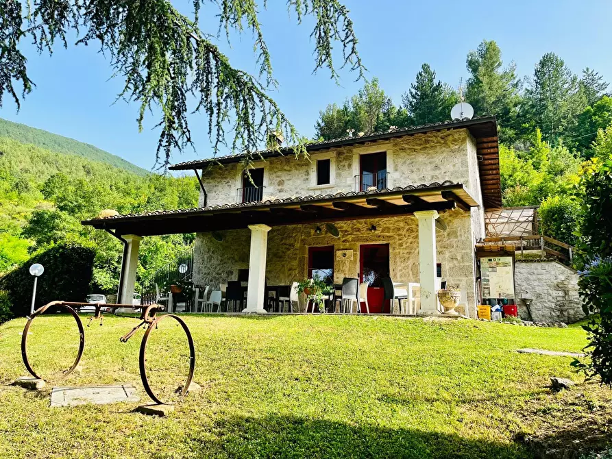 Immagine 1 di Casa indipendente in vendita  in Frazione Castel Trosino a Ascoli Piceno