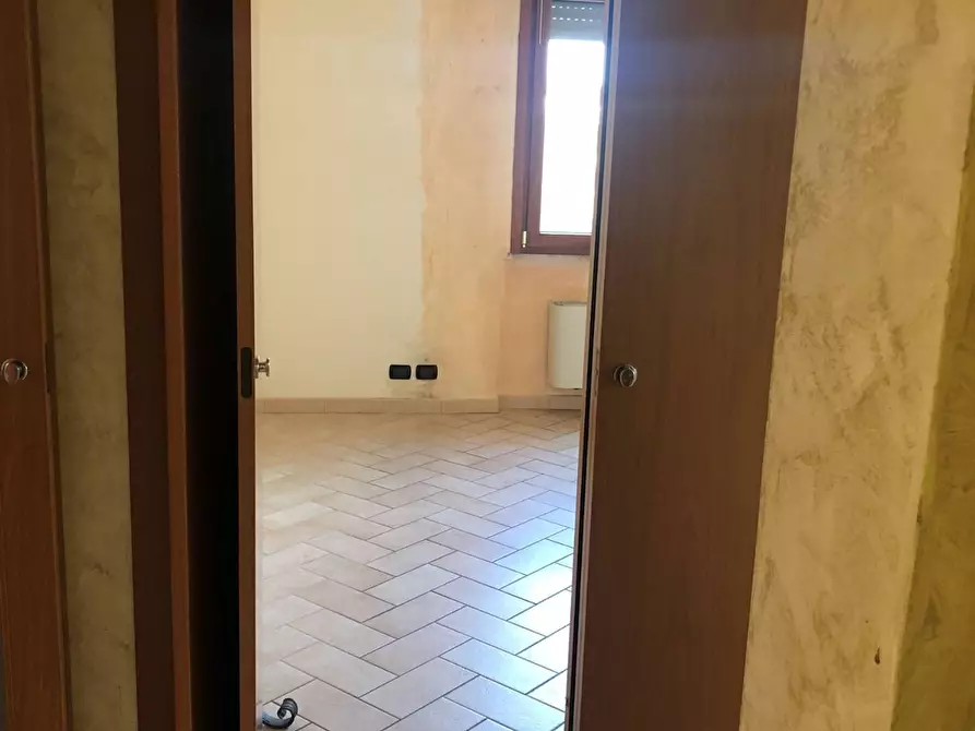 Immagine 15 di Appartamento in vendita  in piazza Vittorio Emanuele II a Lodi Vecchio