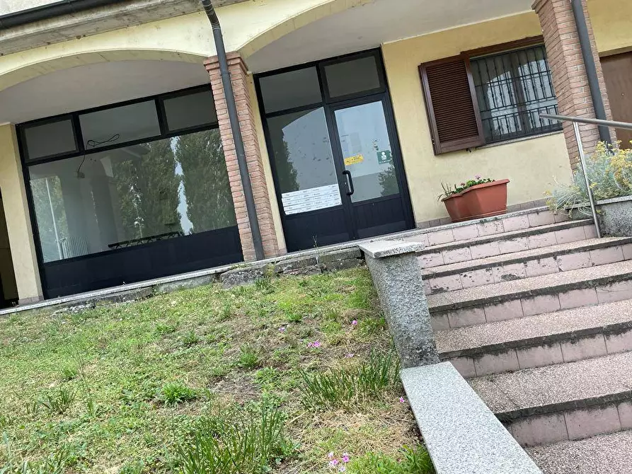 Immagine 14 di Locale commerciale in affitto  in via Europa a Salerano Sul Lambro