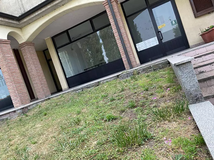 Immagine 19 di Locale commerciale in affitto  in via Europa a Salerano Sul Lambro