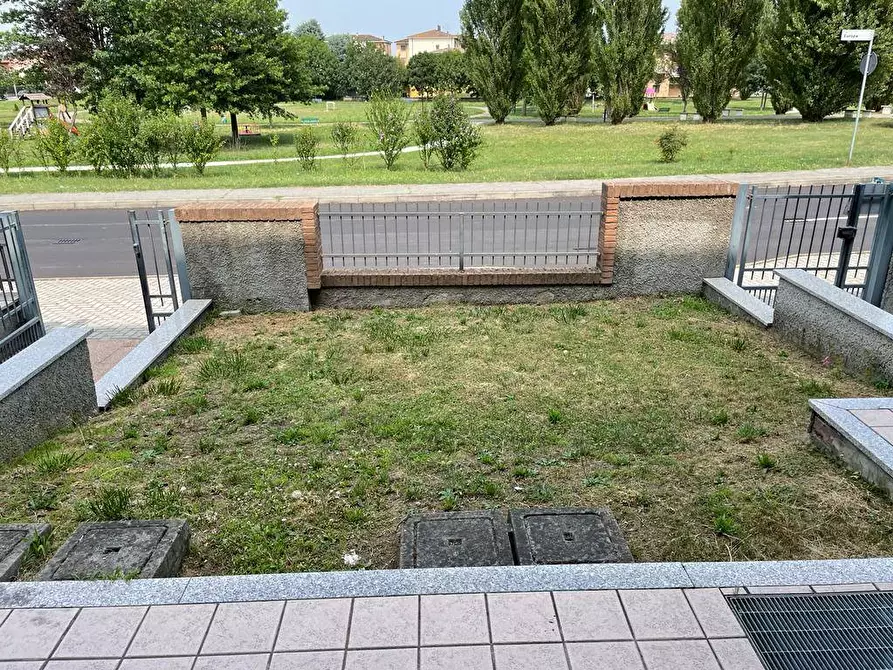 Immagine 17 di Locale commerciale in affitto  in via Europa a Salerano Sul Lambro