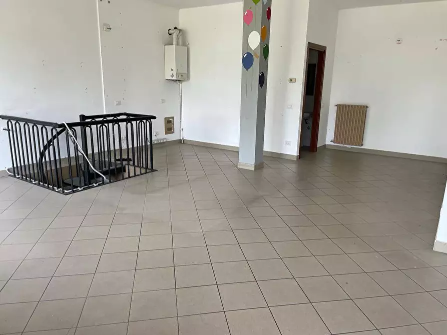 Immagine 4 di Locale commerciale in affitto  in via Europa a Salerano Sul Lambro