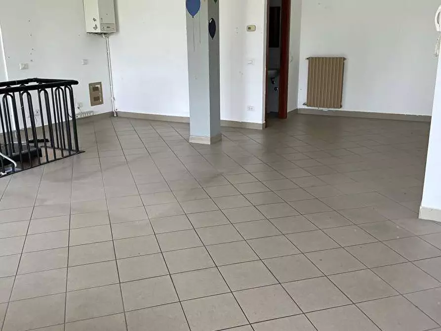 Immagine 3 di Locale commerciale in affitto  in via Europa a Salerano Sul Lambro
