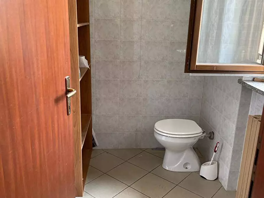 Immagine 24 di Locale commerciale in affitto  in via Europa a Salerano Sul Lambro