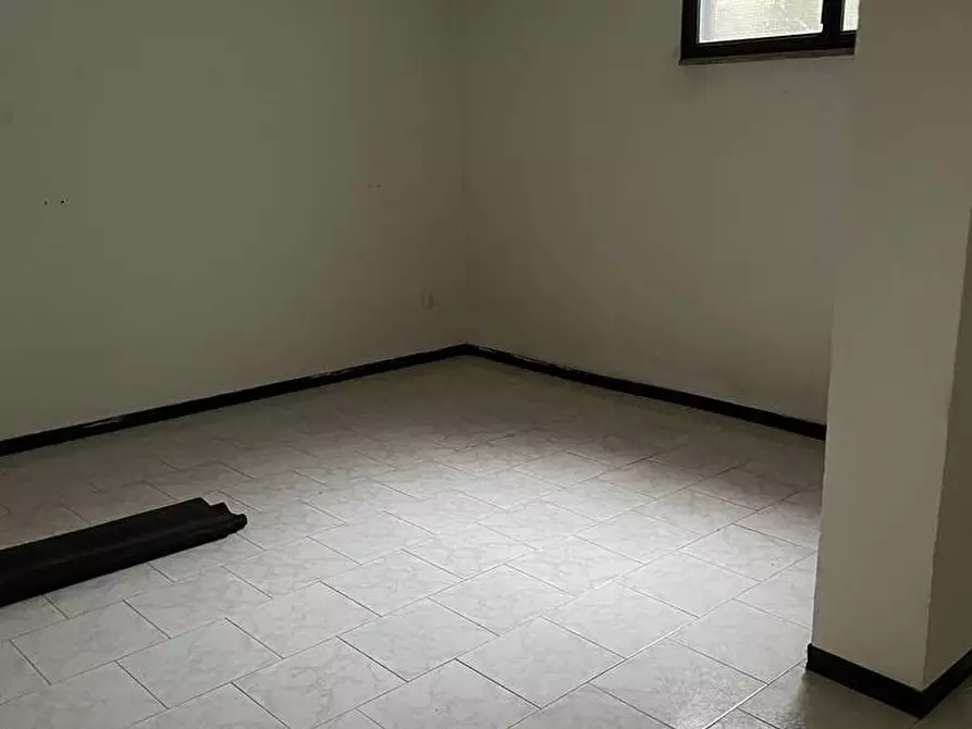 Immagine 27 di Locale commerciale in affitto  in via Europa a Salerano Sul Lambro